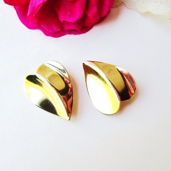 Vintage Gold Metal Hearts Clip On Earrings, Large Wavy Leafy Hearts