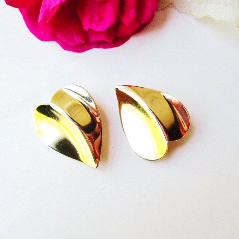 Vintage Gold Metal Hearts Clip On Earrings, Large Wavy Leafy Hearts image 1
