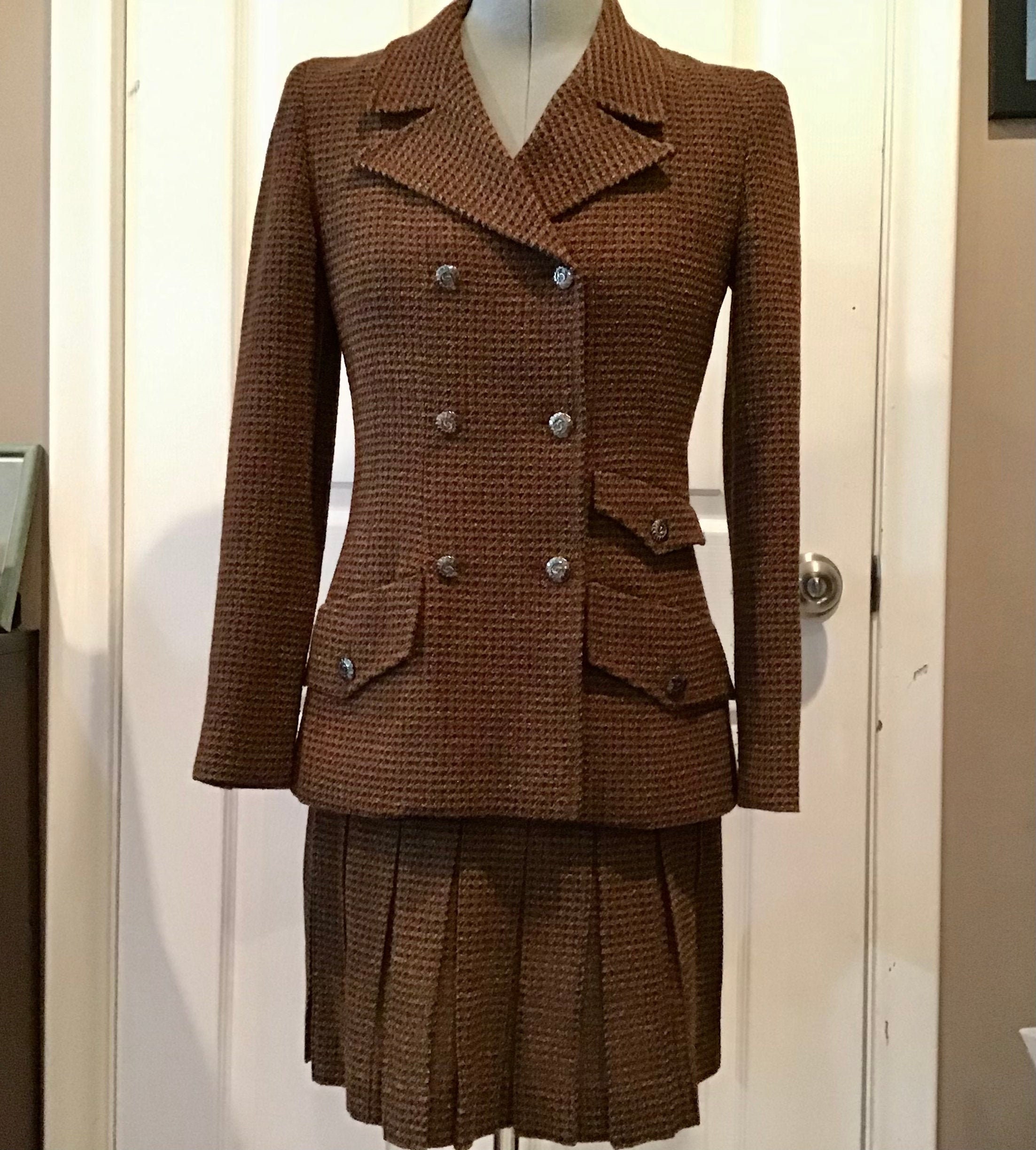 Modern tweed jackets for spring une femme dun certain âge #48 Modern tweed jackets for spring une femme dun certain âge
