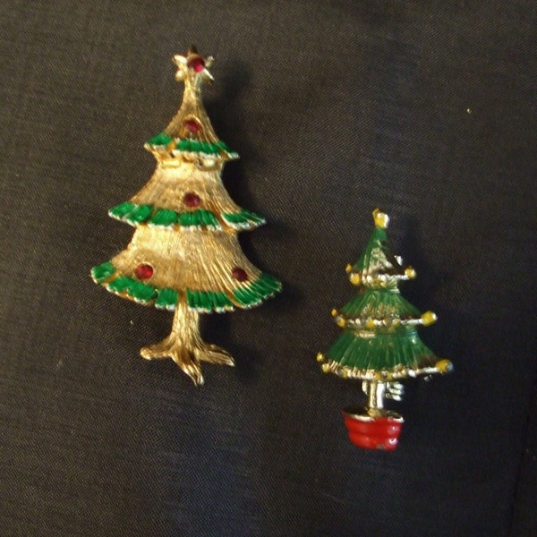 Vintage Set of 2 Christmas Tree Pins, Unsigned Christmas Holiday Brooches