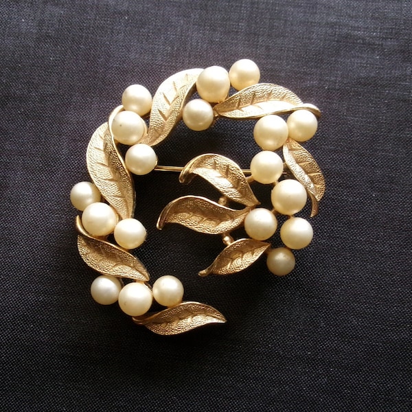 Vintage Crown Trifari Pearl Leaf Garland Brooch , Old Goldtone Pin, Unusual Old Brooch