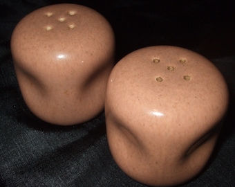 Vintage American Modern Coral Shakers , Mod Russel Wright Salt and Pepper Shakers, MCM Steubenville Pottery