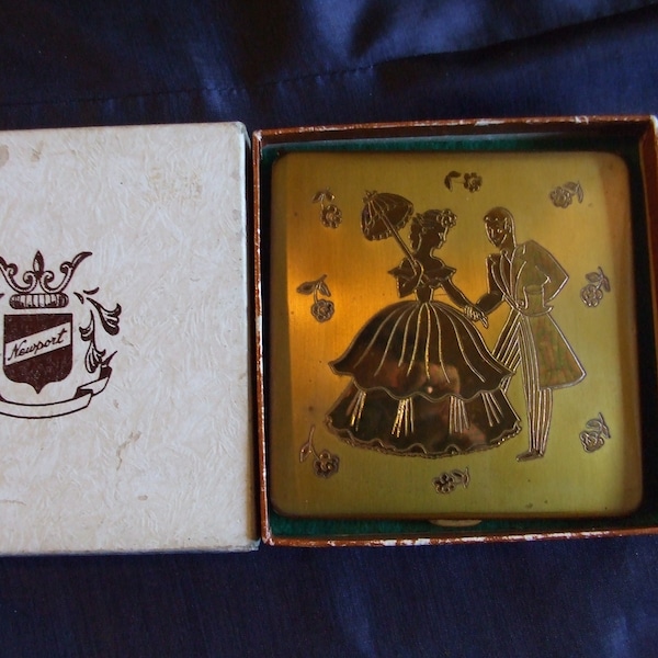 Vintage Newport Goldtone Compact, Unusual Old Powder Compact with 1800s Style Couple Decor, Courting Couple in Gold Tone