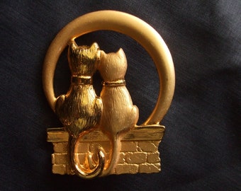 Vintage JJ Goldtone Moon Cats Pin , Jonette Gold Colored Cat Lovers Brooch , Accessory for Halloween