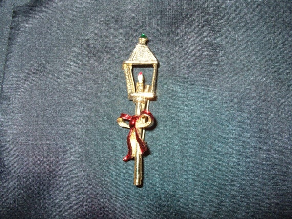Vintage Gerrys Candle Lantern Pin , Old Christmas… - image 1