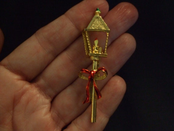 Vintage Gerrys Candle Lantern Pin , Old Christmas… - image 8