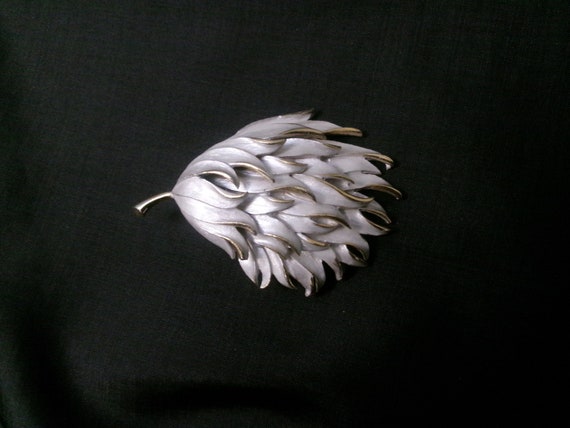 Vintage Pastelli Leaf or Feather Pin, Two Tone Si… - image 6