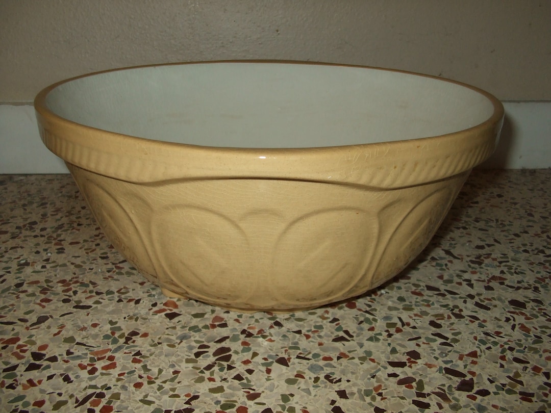 Vintage Large English Mixing Bowl, HTF Yellowware Old 12 in Mixing Bowl