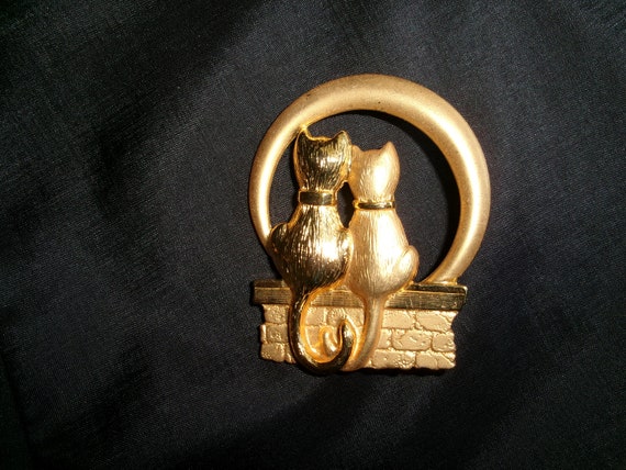Vintage JJ Goldtone Moon Cats Pin , Jonette Gold … - image 2