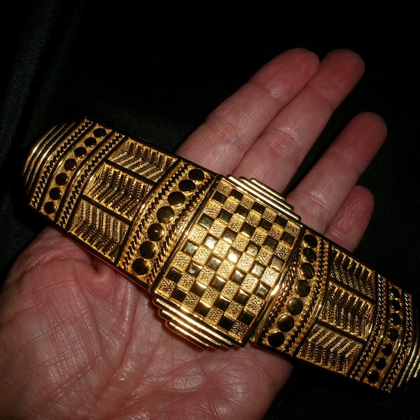 huge belt buckle