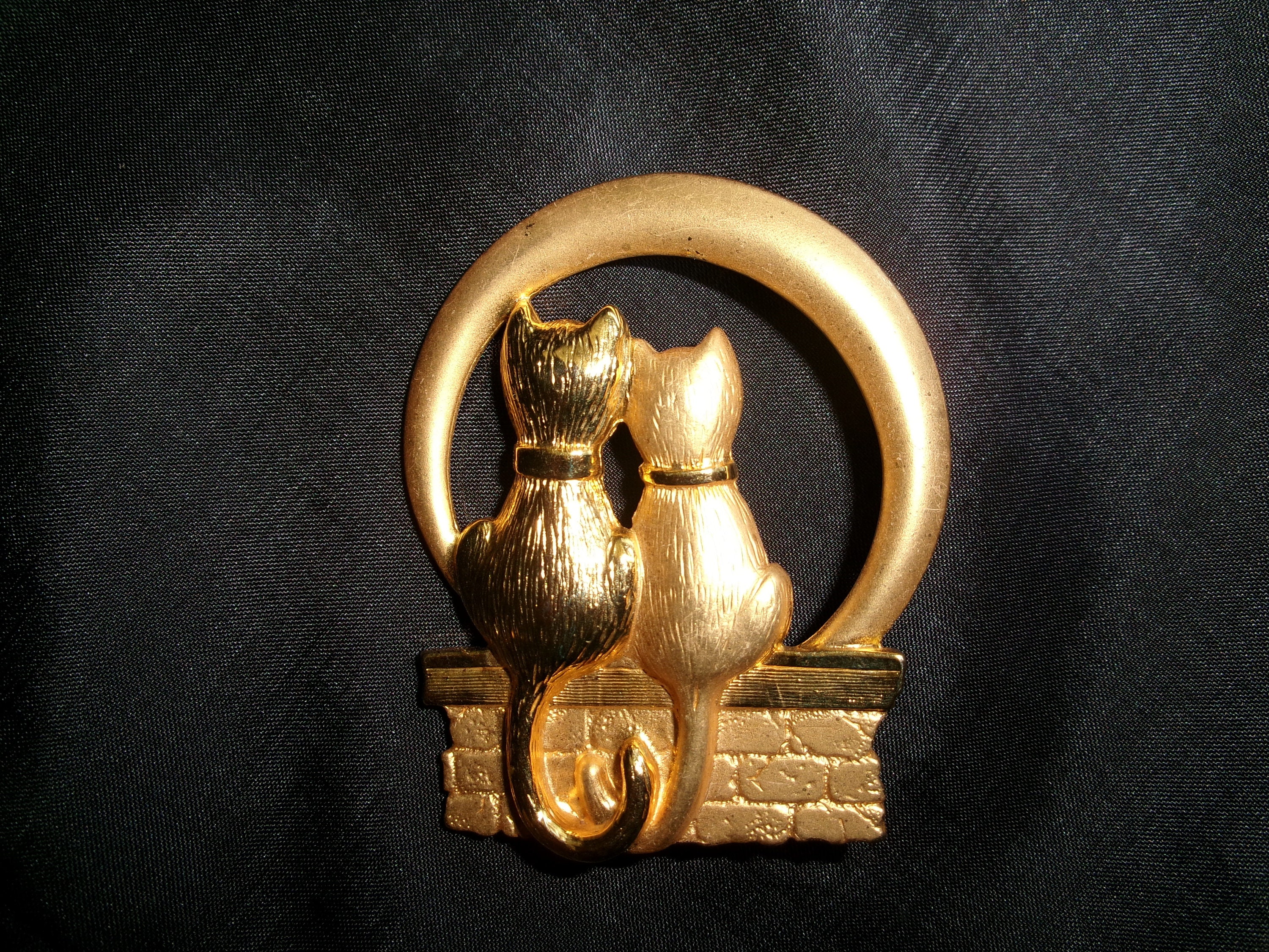 Vintage JJ Goldtone Moon Cats Pin , Jonette Gold Colored Cat