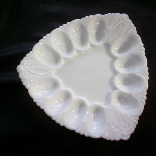 Vintage L E Smith Milk Glass Triangle Egg Plate, Old Deviled Egg Platter