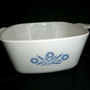 Vintage Corning Ware Small Casserole, Old Corningware Kitchen Ware, P 43 B Blue and White Baking Dish, 24 Ounce Blue Cornflower Pattern