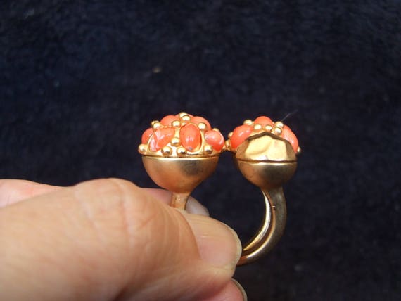 Vintage Crazy Faux Coral Eighties Goldtone Ring, … - image 2