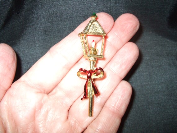 Vintage Gerrys Candle Lantern Pin , Old Christmas… - image 3