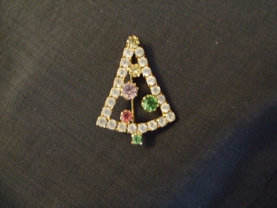 Vintage Christmas Tree Pin , Unsigned Pastel Modernist Style Goldtone Brooch