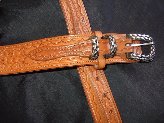 Vintage Handtooled Leather Belt, Size 42, Hand Made  display picture 2