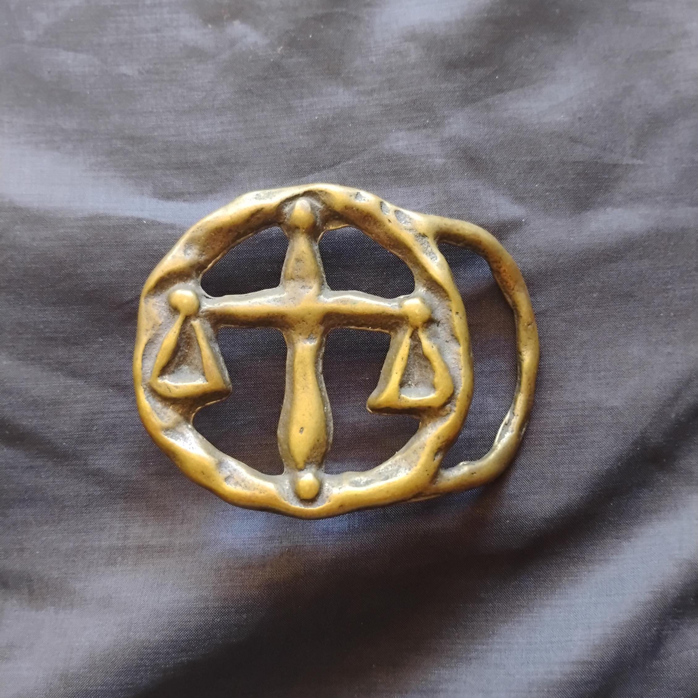 Bouwerie Lane Brass Belt Buckle Libra Balance Celestial Vintage Round Horoscope Libra Belt Buckle - Etsy main image 4