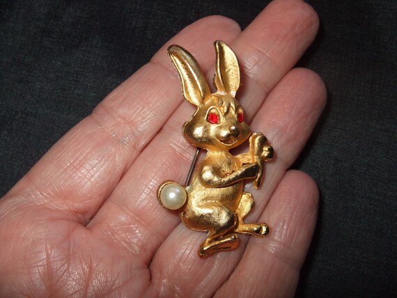 Vintage Easter Bunny Brooch, Rabbit Holding Carro… - image 2