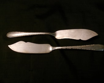 Vintage Invitation Pattern Butter Knives, Set of 2 Silver Plate Master Butter Spreaders, Pair Gorham Silverplate Knife