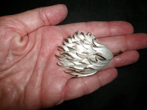 Vintage Pastelli Leaf or Feather Pin, Two Tone Si… - image 3