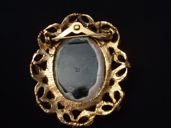 Vintage Camphor Glass Cameo Brooch , Old Cameo Bl… - image 5
