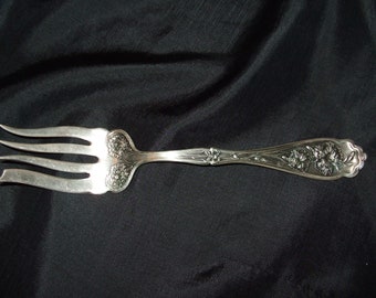 Antique Carnation Pattern Serving Fork, Vintage Oneida Medium Cold Meat Fork,  1908 Silver Plated Fork Silverplate Flatware