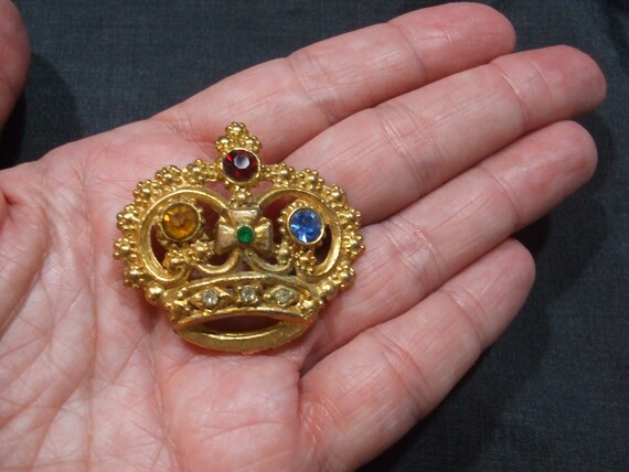 Vintage Rhinestone Crown Brooch , Old Unsigned Pi… - image 4