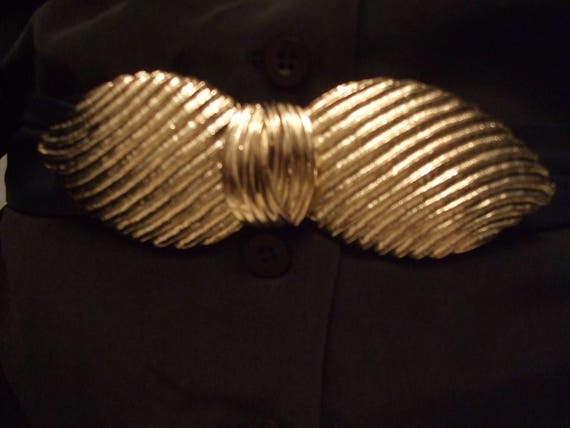 Vintage Mimi Di N Bow Ladies Silver and Navy Belt , Designer  display picture 1