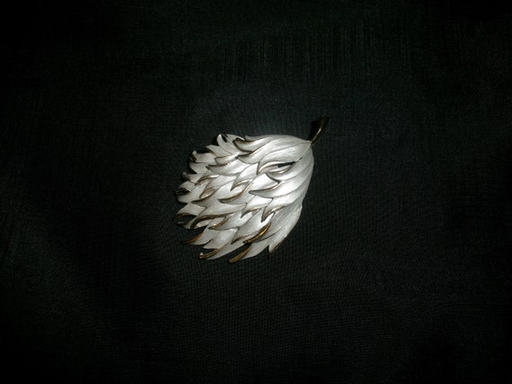 Vintage Pastelli Leaf or Feather Pin, Two Tone Si… - image 2