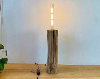 Table lamp wooden lamp with dimmable LED lamp and LED cord dimmer.