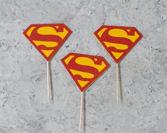 Superman cupcake toppers; Super hero birthday party