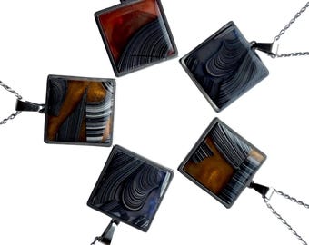 Fordite - Fyrkantigt hänge 23mm x 23mm