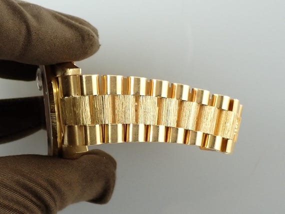 Rolex Day Date Reference 18248 authentic - image 7