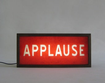 Red APPLAUSE Sign in Wooden Lightbox, Retro Wooden Lighted Hand Painted Signs Illuminated Theatre Home Studio Light Box, 35 x 16 cm