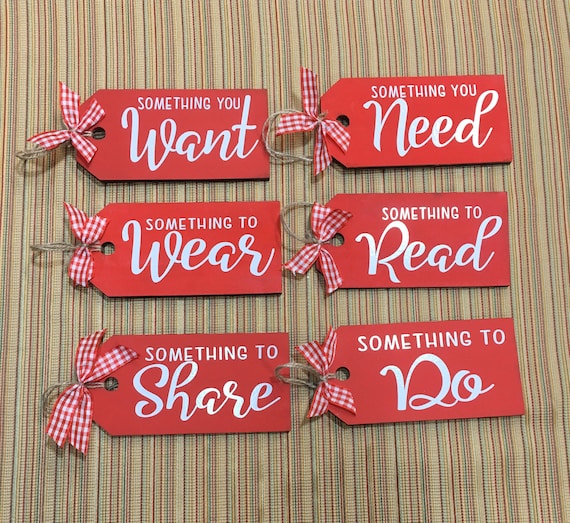 Farmhouse Wreath Personalized Christmas Gift Tags - WH Hostess Social  Stationery