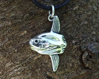Mola Mola, sun fish necklace, silver and sapphire jewelry, ocean sunfish pendant, silver moonfish necklace, diving gift. © Argent Aqua