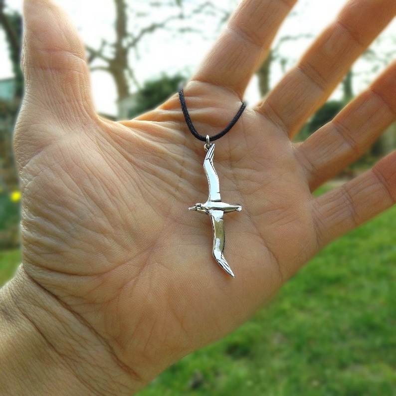 Volanthalskette, massiver Sterlingsilber-Albatros-Vogelanhänger, ideales Geschenk für Reisende oder als Symbol dauerhafter Liebe. © Argent Aqua Bild 2