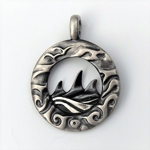 Sterling silver orca family pod necklace wildlife jewellery talisman pendant. © Argent Aqua