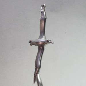 Volanthalskette, massiver Sterlingsilber-Albatros-Vogelanhänger, ideales Geschenk für Reisende oder als Symbol dauerhafter Liebe. © Argent Aqua Bild 4
