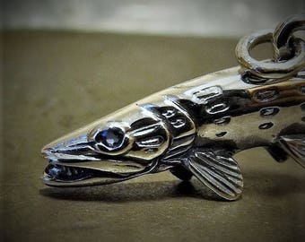 Pike, fishing necklace, sterling silver and sapphire, pike fish charm, fishing pendant. © Argent Aqua