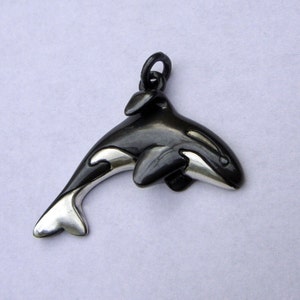 Captive Orca Killer Whale necklace, blackened sterling silver orca pendant charm. © Argent Aqua