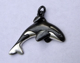 Captive Orca Killer Whale necklace, blackened sterling silver orca pendant charm. © Argent Aqua