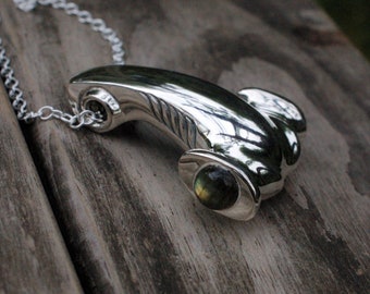 Very large silver Mjolnir hammerhead shark necklace, Thor's Hammer Viking pendant, Solid silver chain. © Argent Aqua