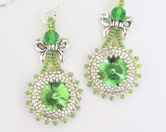 Beaded green crystal rivoli earrings green bow earrings seed bead earrings glass bead earrings peridot green sparkly earrings August
