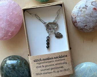 Collar, pulsera y tobillera con dije de marcador de puntos - Acero inoxidable hipoalergénico y piedras preciosas auténticas. Regalos para tejedores y crocheteros.