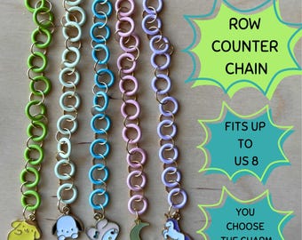 Cadena de contador de filas hecha a mano – Anillos en tonos pastel, elige el dije (Talla US 8) - Tejido a dos agujas y ganchillo