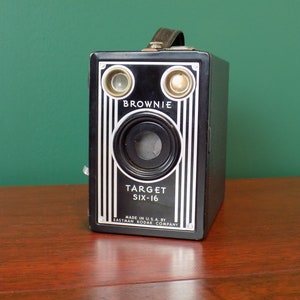 Vintage Brownie Six-16 Camera
