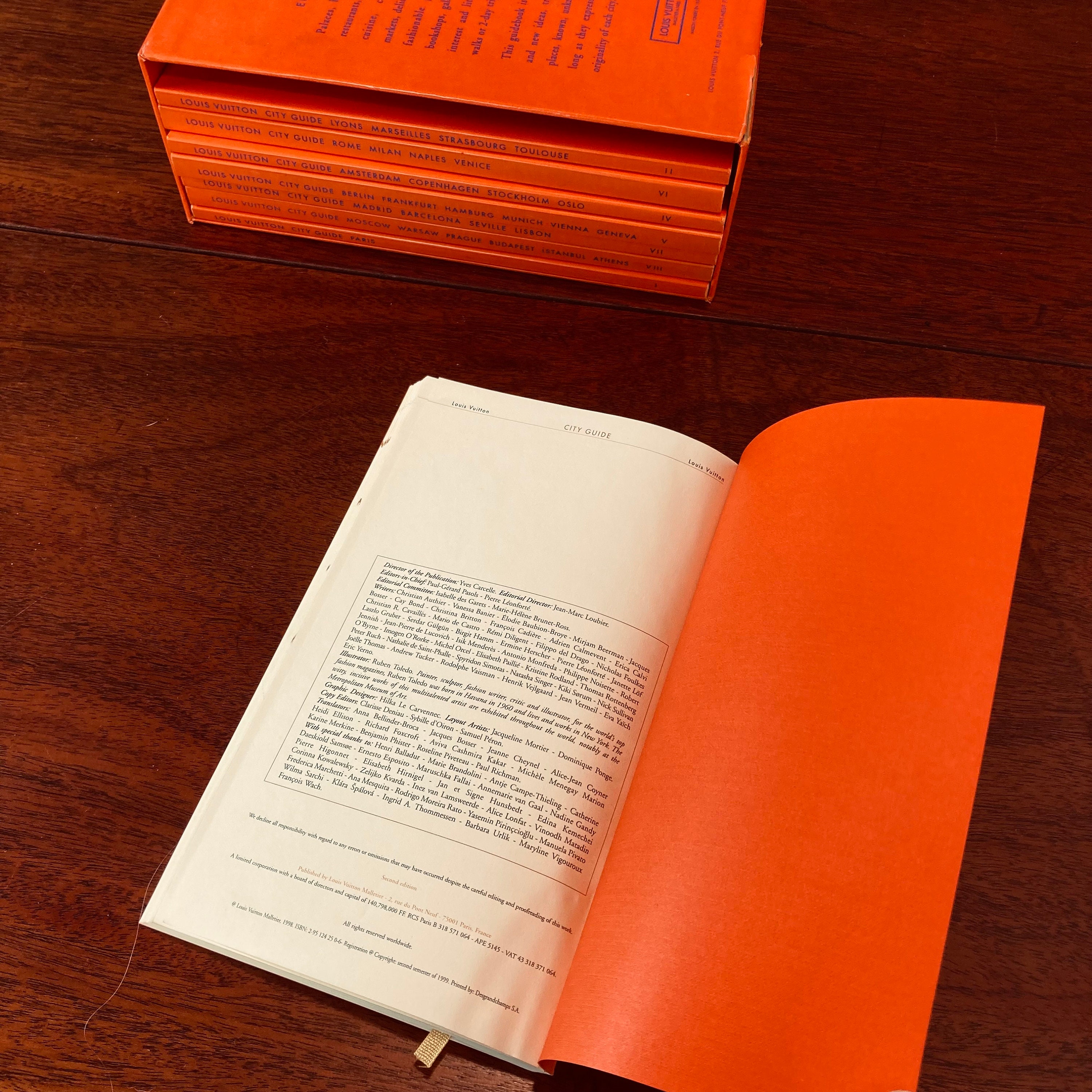 Louis Vuitton City Guide 2000 7冊セット Vintage Louis Vuitton 2000 City Guide Book Set - Etsy