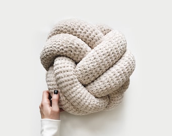 CROCHET PATTERN ⨯ Knot pillow ⨯ The Mare